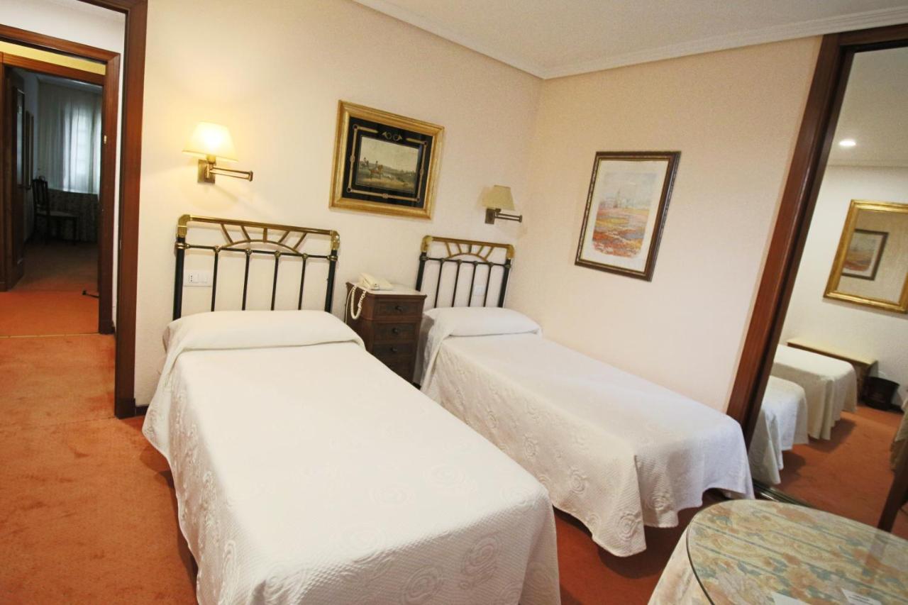 Hotel Santillana 3*
