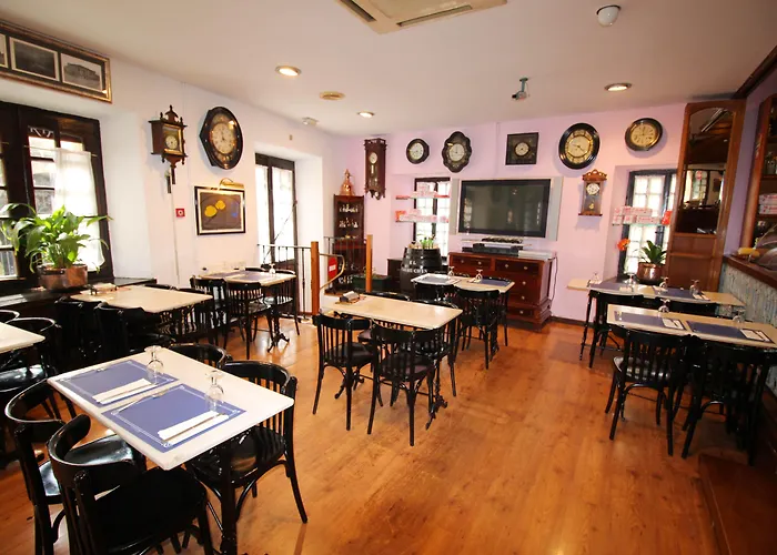 Hotel Santillana