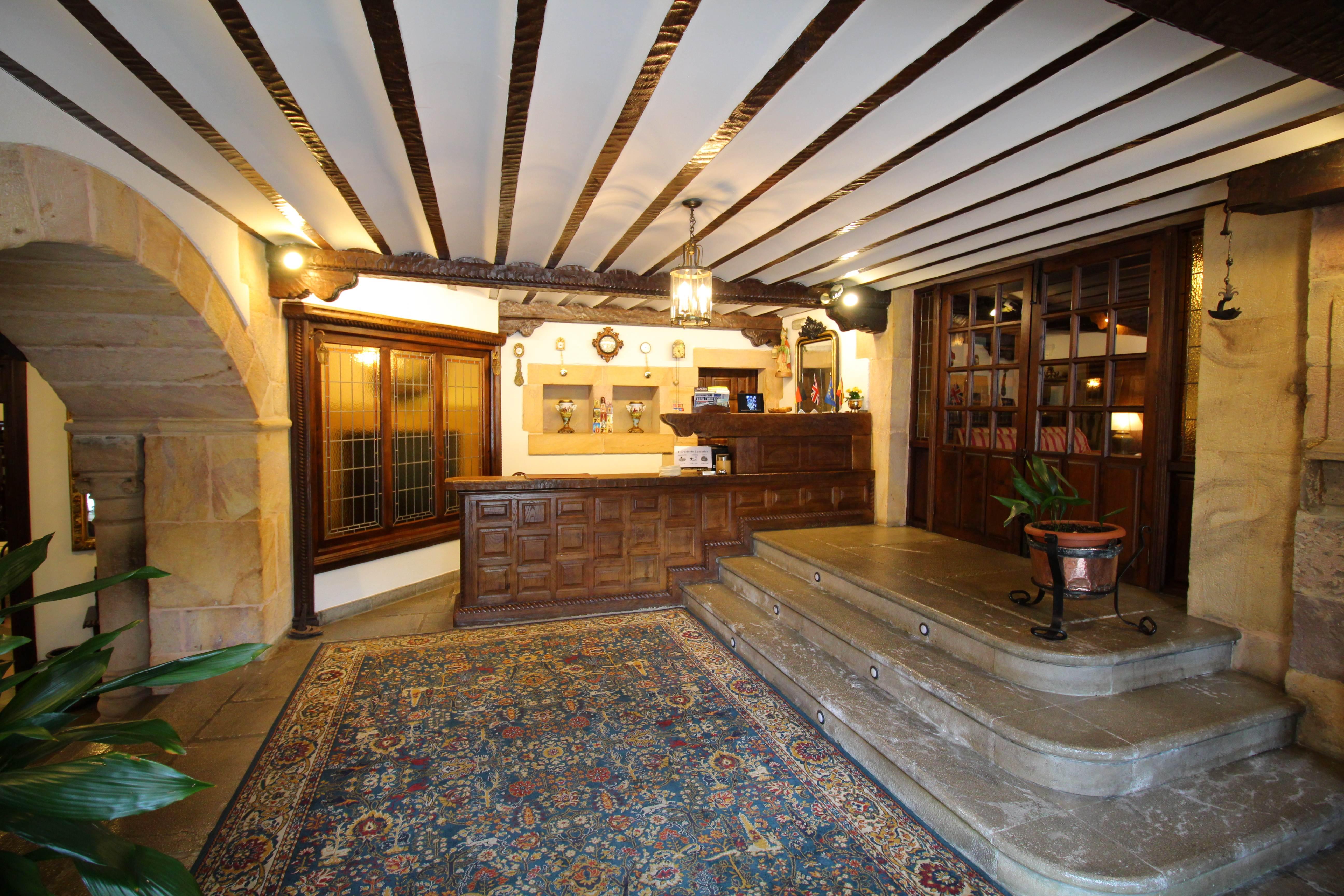 Santillana Hotel