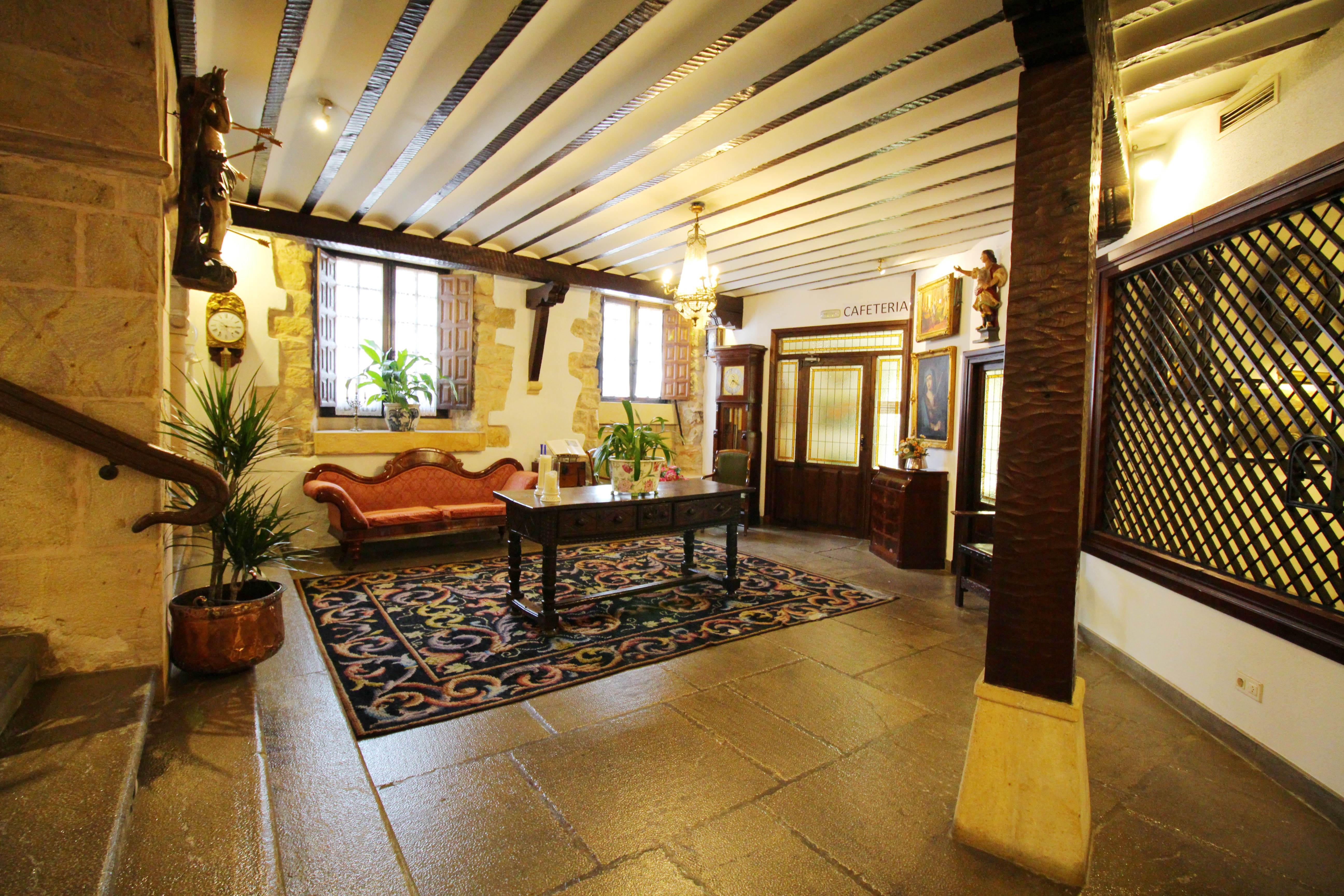 Hotel Santillana