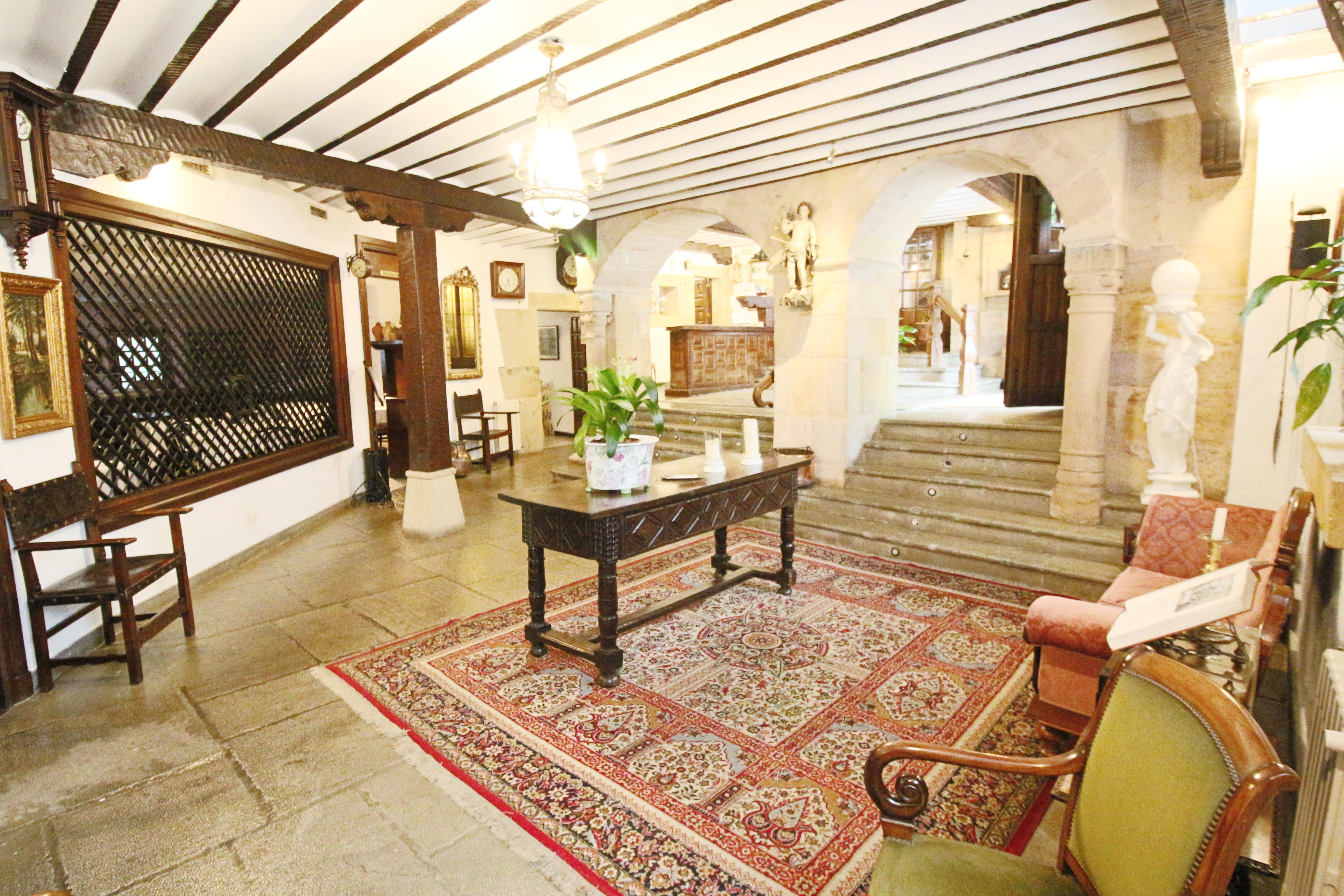 Santillana Hotel