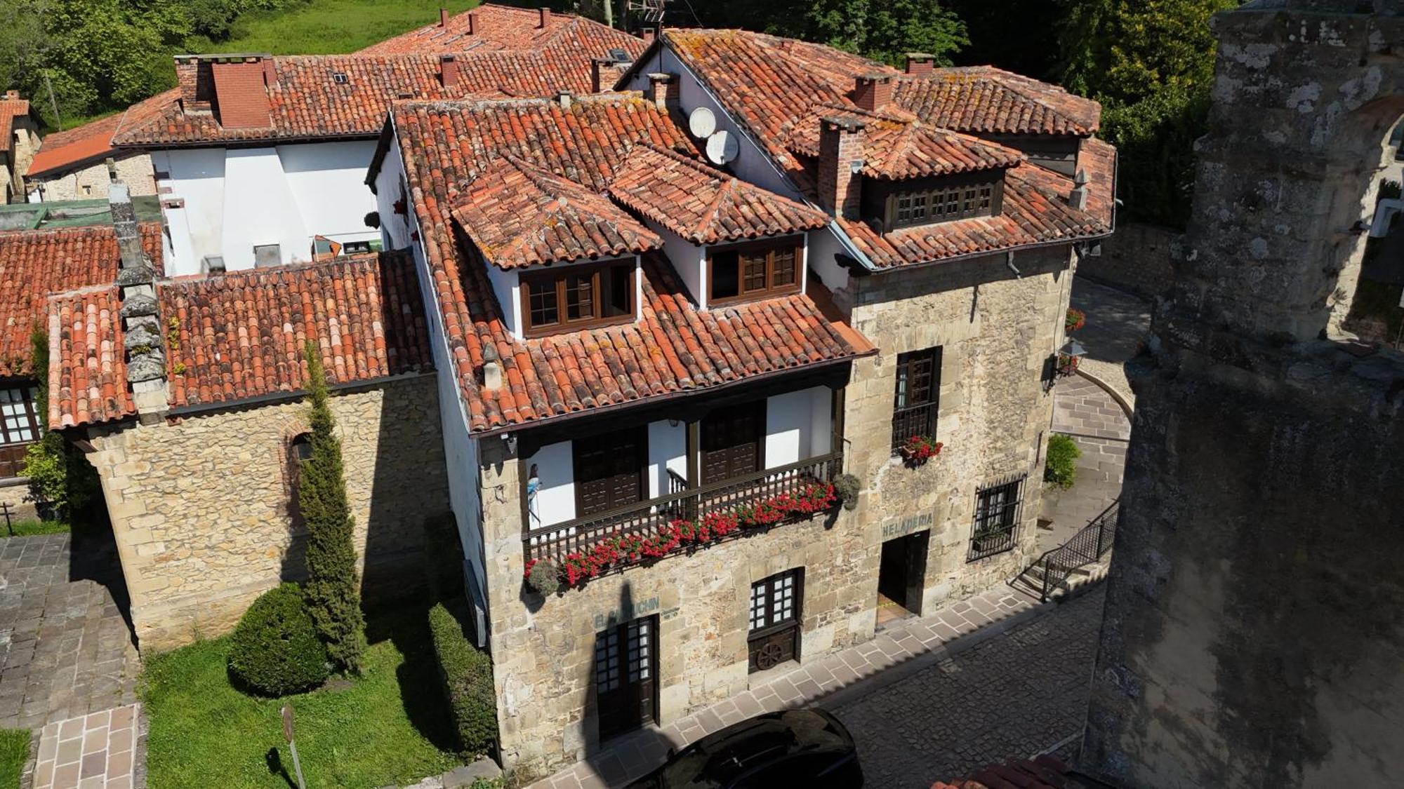 Santillana Hotel