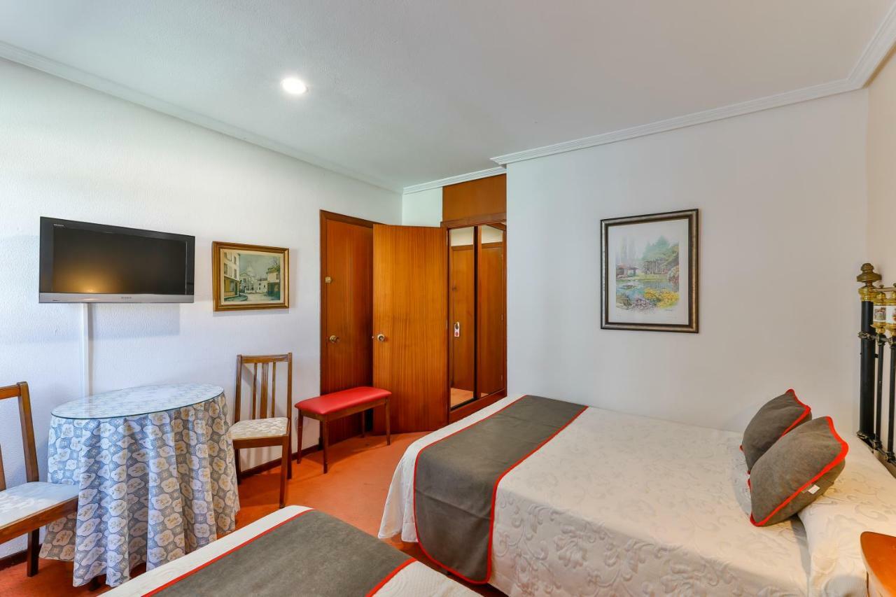 Santillana Hotel 3*