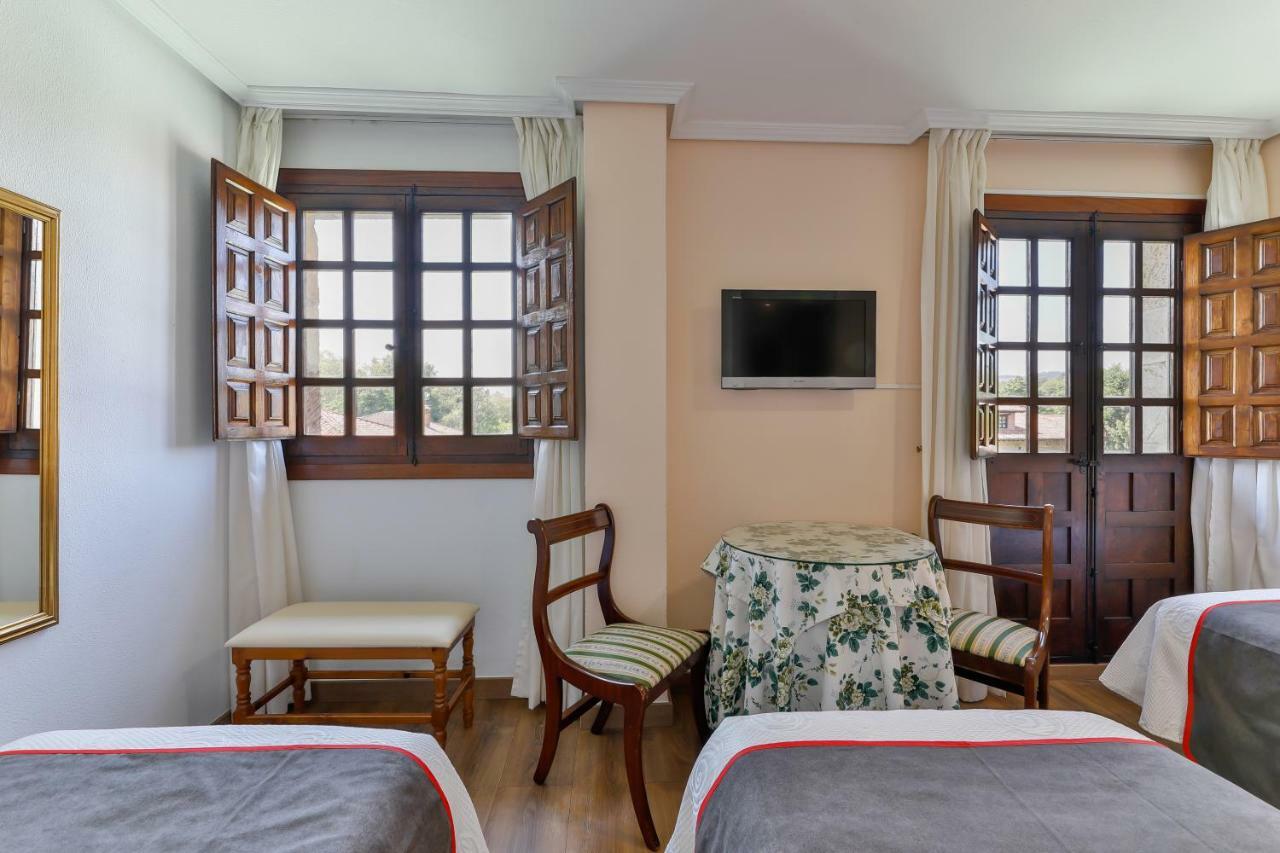 Hotel Santillana 3*