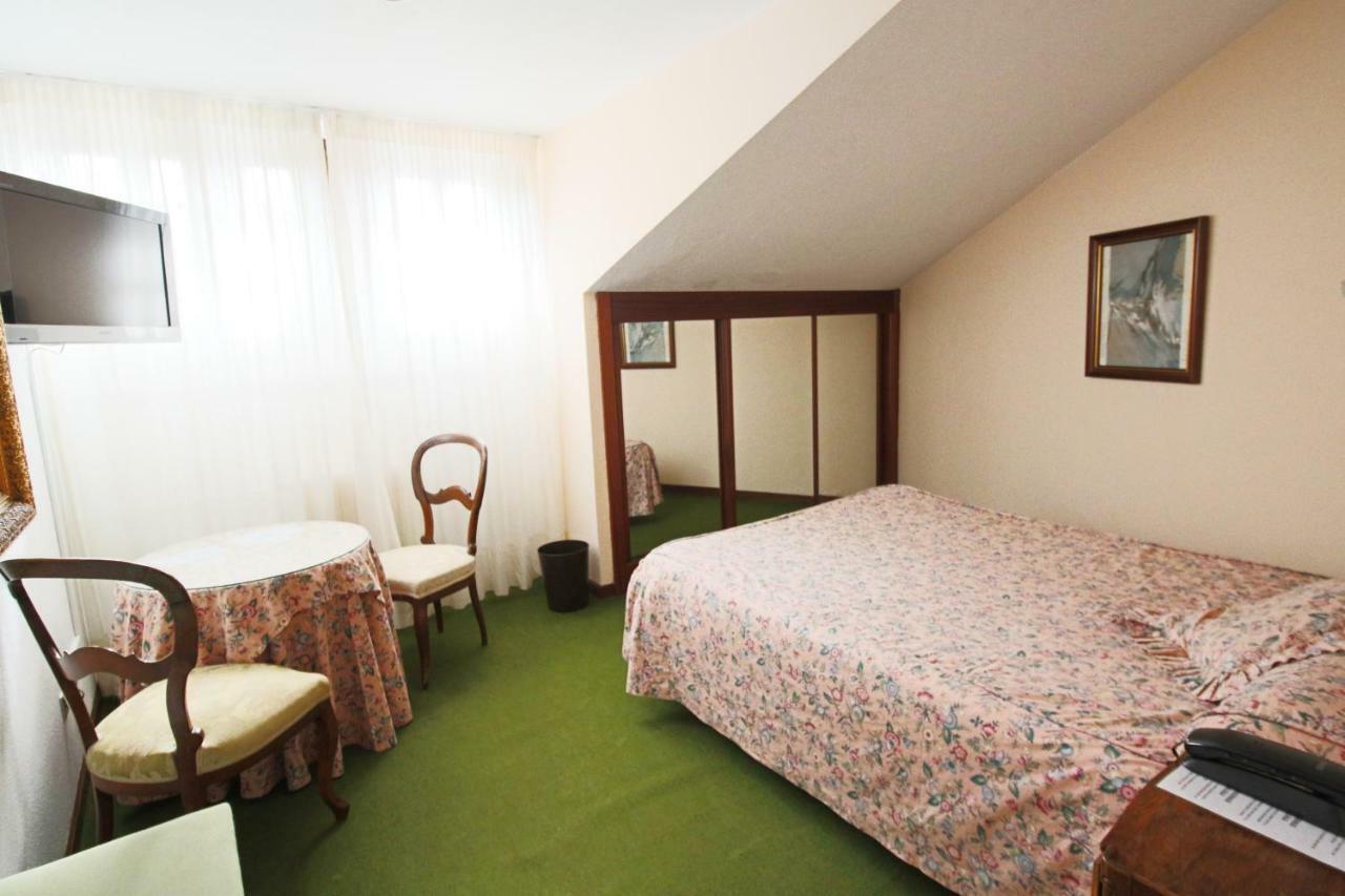 Santillana Hotel 3*