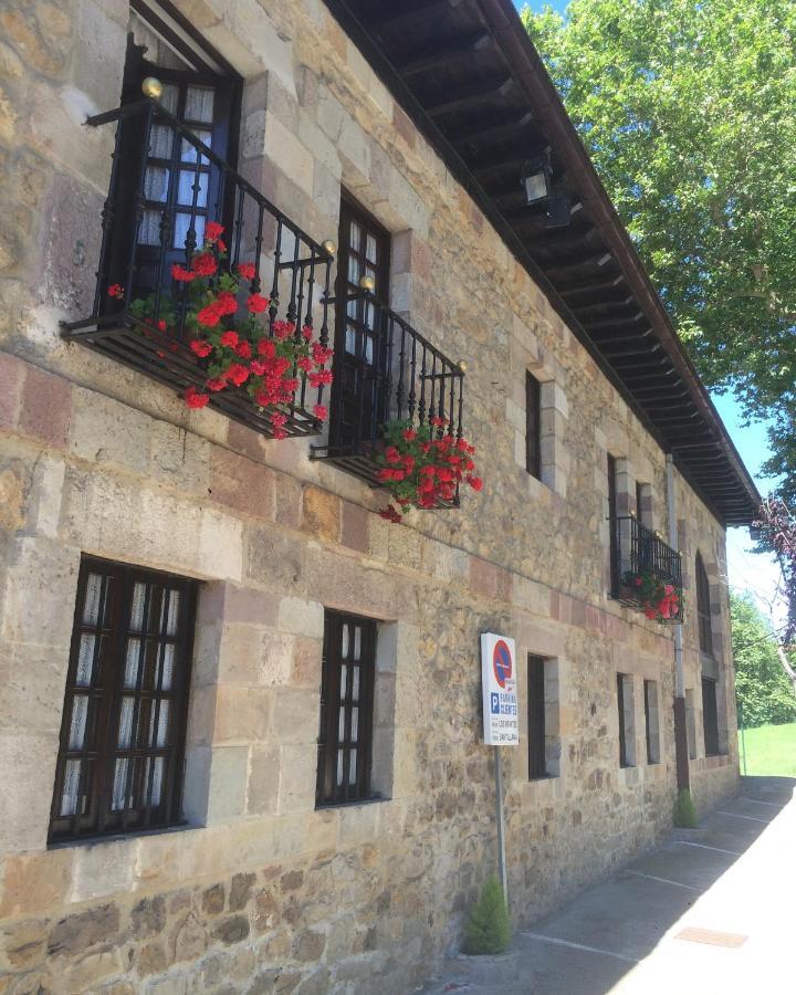 Hotel Santillana 3*